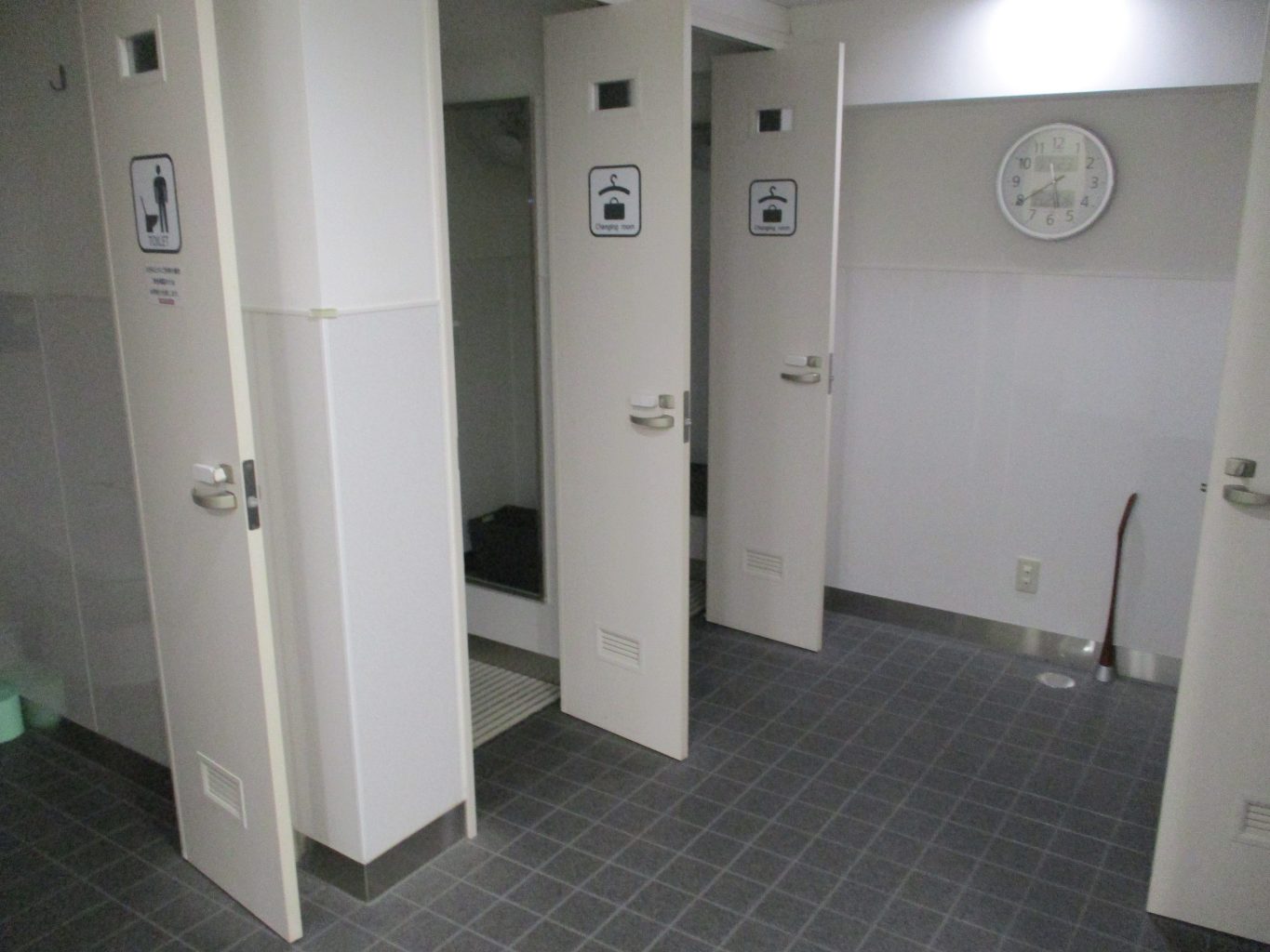 男性更衣室