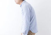 巻き肩改善には筋トレが効果的！巻き肩の原因やチェック方法も解説