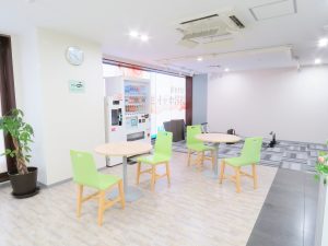 ラウンジ