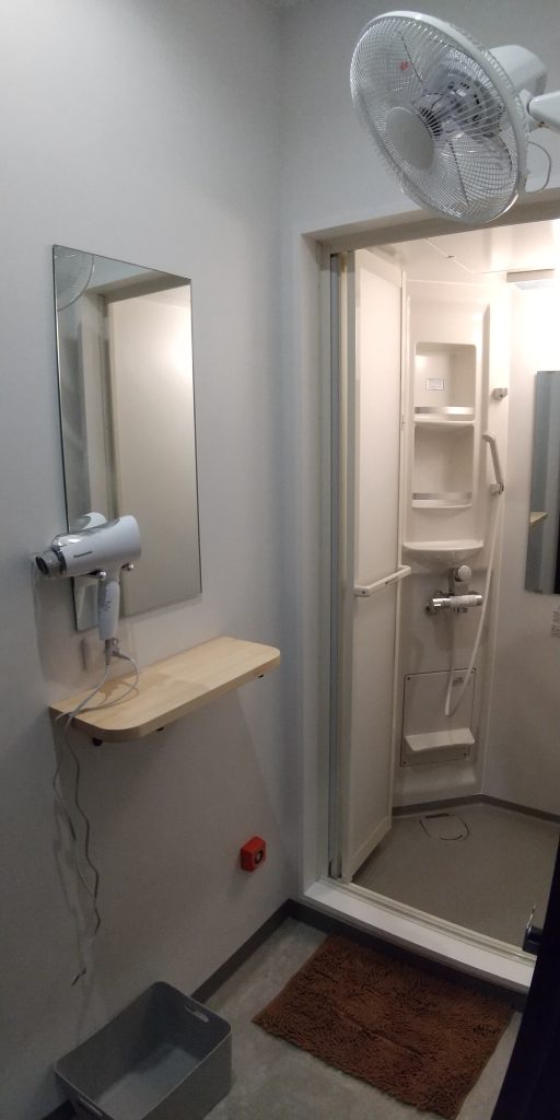 夜間用シャワー